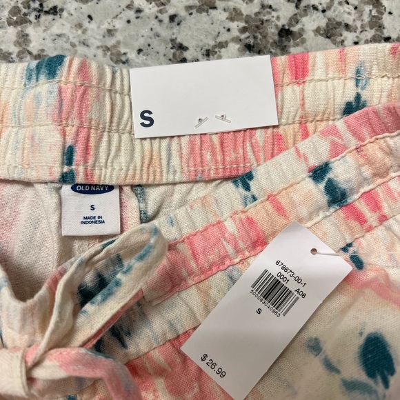 Multicolor Shorts Old Navy - Picture 2 of 3